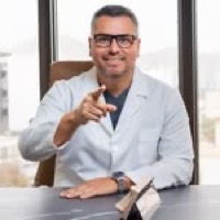 Dr. Miguel Davila - agentes IA WhatsApp para cirugia plastica Lima